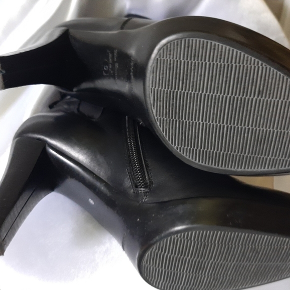 Aquatalia by Marvin K Royal Weatherproof Leather Bootie SIZE 8 Black - Picture 3 of 7